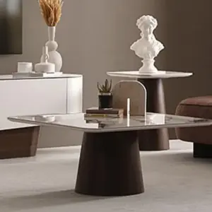 Klub sto Marina kvadratnog oblika sa mermernom pločom i drvenim postoljem