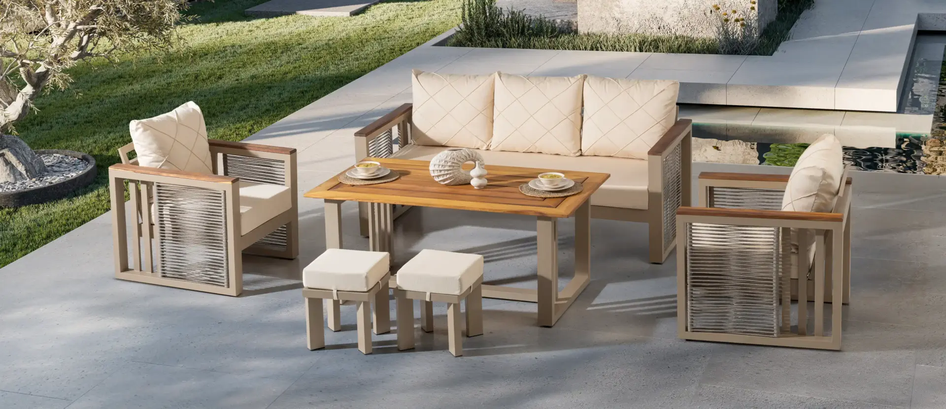 Krem baštenski nameštaj: troed, dve fotelje u kloljeni sa drvenim stolom 