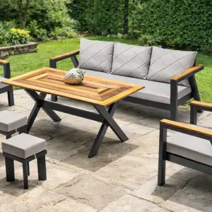 Lotus Sofa Set baštenska garnitura sa trosedom, foteljama, stolom i tabureima donosi moderan dizajn i udobnost